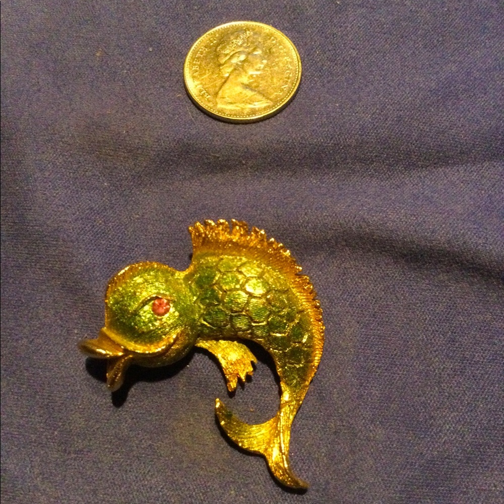 Fantasy fish/chameleon small pin